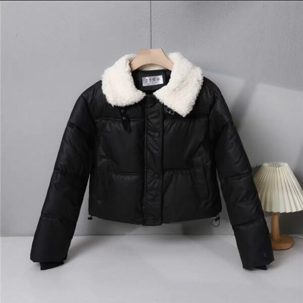 Elegant women’s jacket combining warmth, comfort, and modern style. ✨