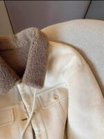 🌸 Easy to style with different outfits. - Image 3