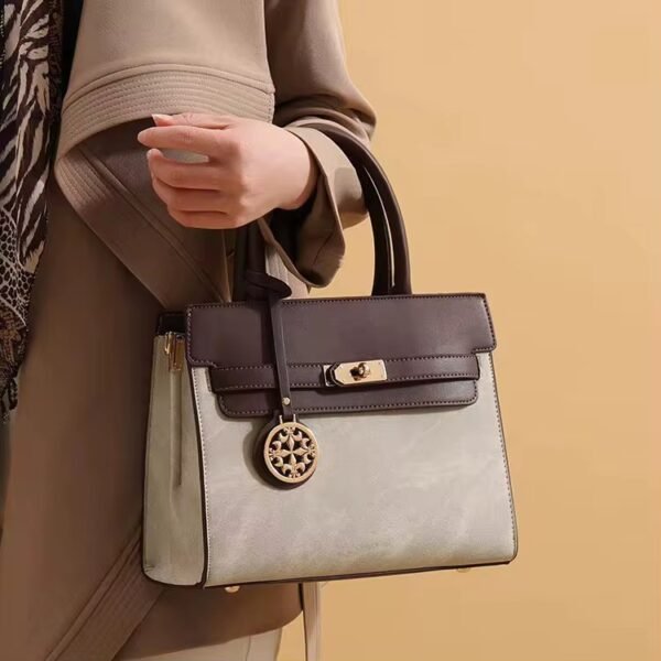 ✨ Elegant women’s bag adding a luxurious touch to your everyday look